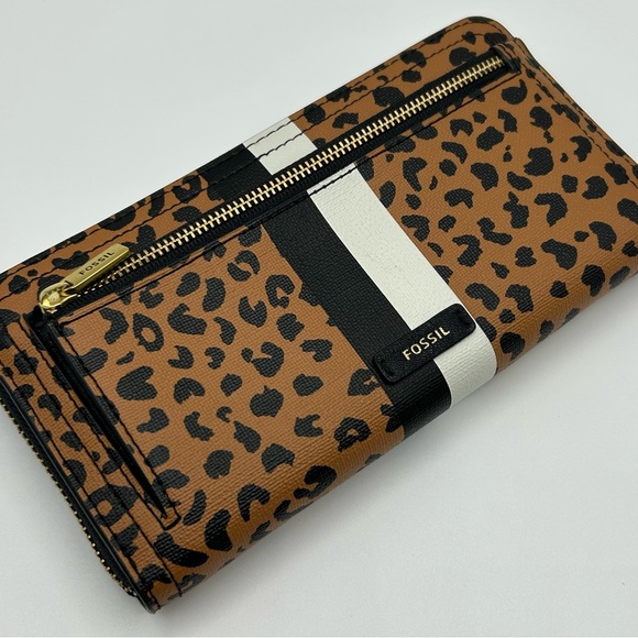 Fossil RFID Logan Zip Wallet Cheetah - Picture 1 of 6